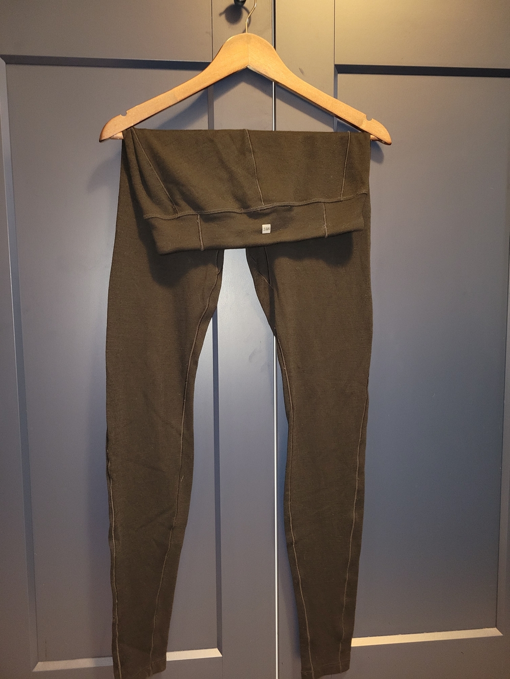 MEC MERINO WOOL LEGGINGS WOMEN MEDIUM in BLACK